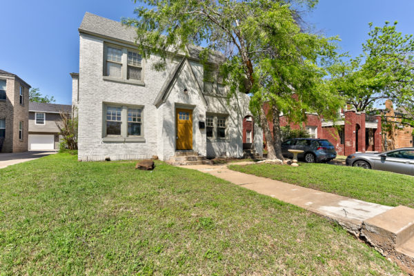 1833NorthGatewoodAvenue-2