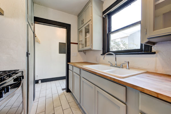 1833NorthGatewoodAvenue-21