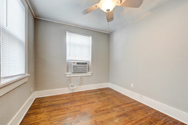 29-web-or-mls-305 NW 25th Street-29
