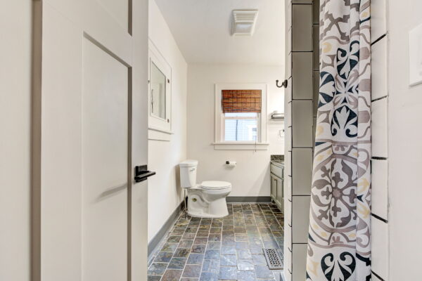 23-web-or-mls-2716 W. Park-23