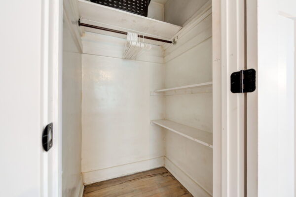 36-web-or-mls-2716 W. Park-36